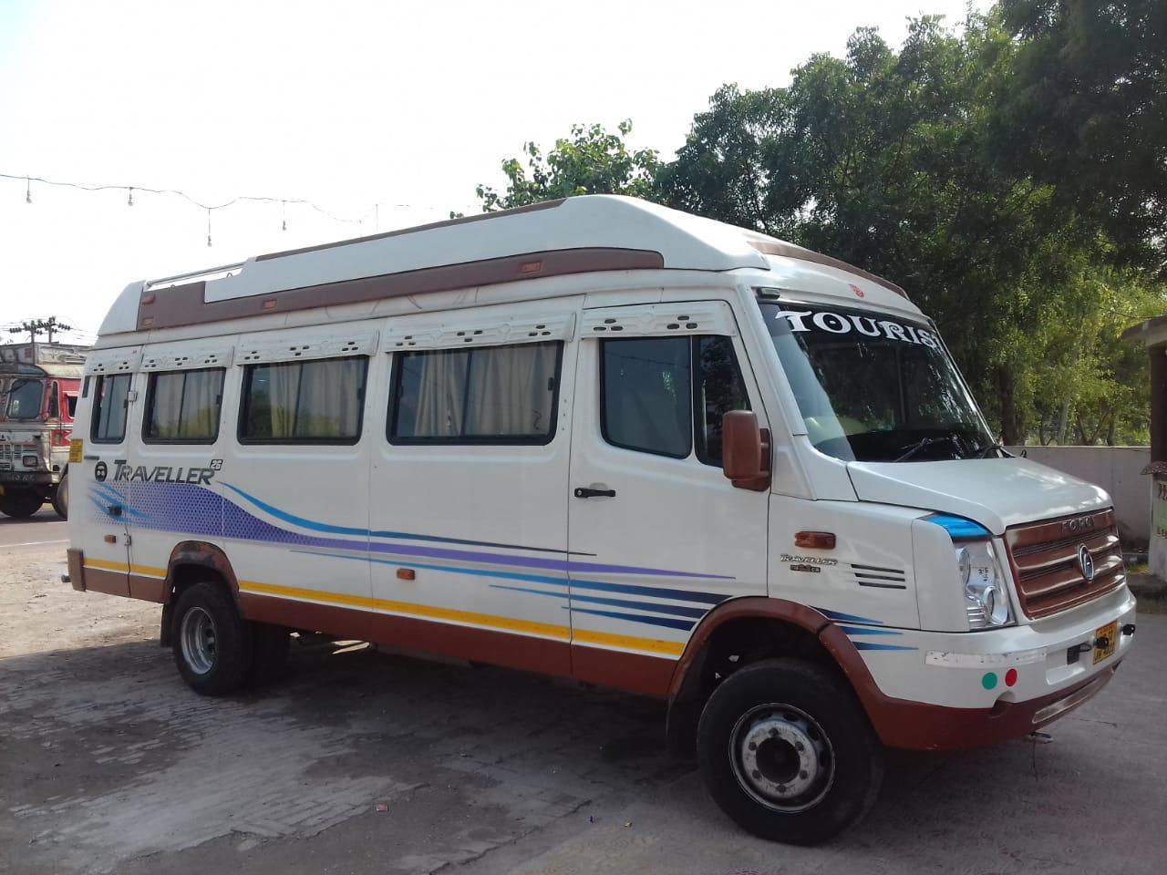 tempo traveller lucknow