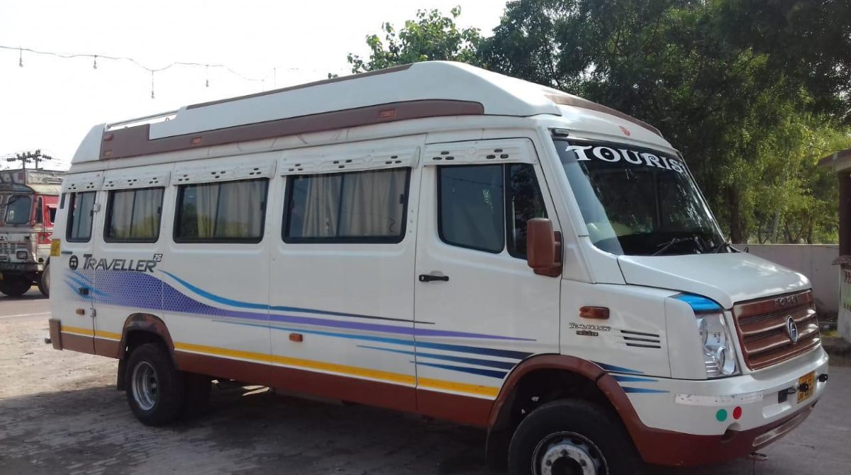24 seater traveller hire lucknow
